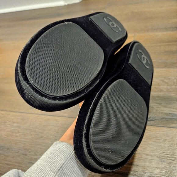 Chanel Black Velvet Sneakers - Size 39 1/2 - Picture 12 of 12